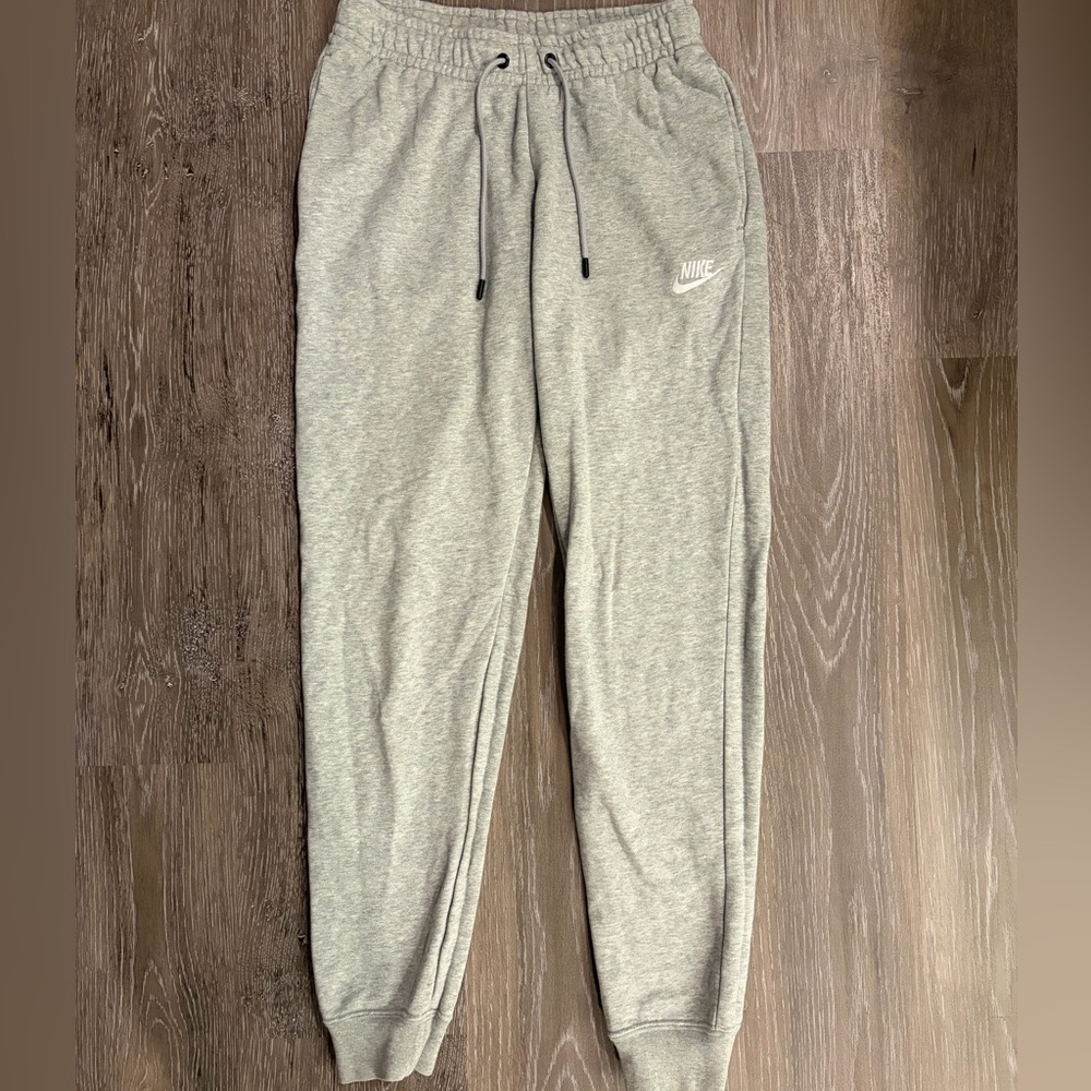 Nike Light Gray Women's Jogger Sweatpants